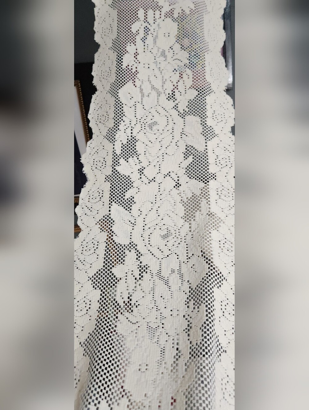 VERY LONG EASY CARE ROSES AND LEAVES TABLE RUNNER